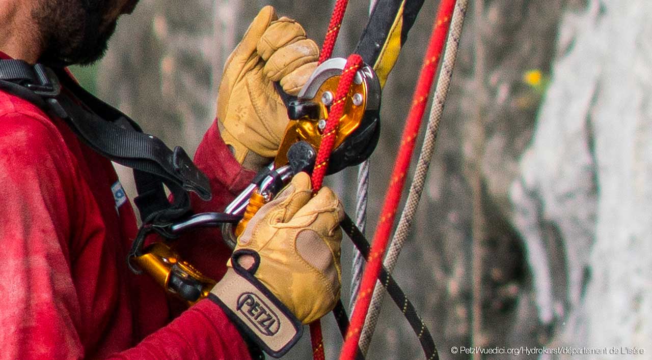 descendeur sur corde